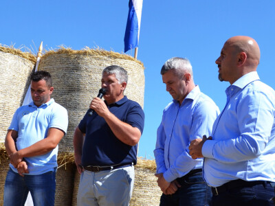 Natjecanje u oranju u Biškupcima