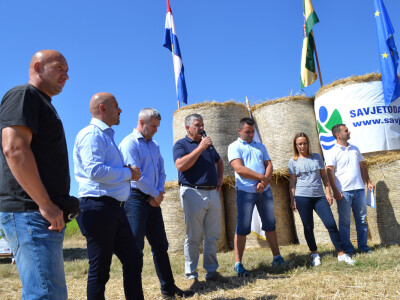 Natjecanje u oranju u Biškupcima