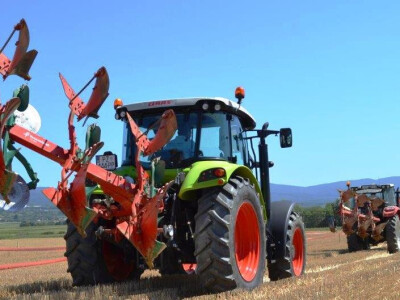 Natjecanje u oranju u Biškupcima