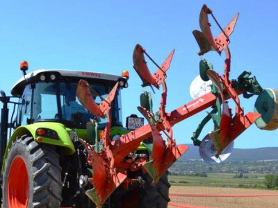 Natjecanje u oranju u Biškupcima