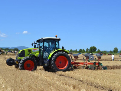 Natjecanje u oranju u Biškupcima