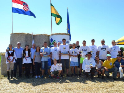 Natjecanje u oranju u Biškupcima