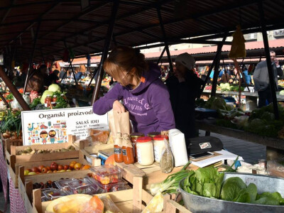 Tezga na Ribljoj pijaci