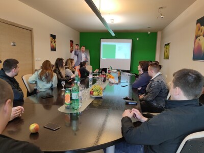 Otkupni centar tvrtke Enna Fruit u Donjem Miholjcu