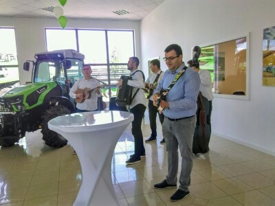 Otvoren veliki prodajno-servisni centar tvrtke Poljo-nova u Đakovu