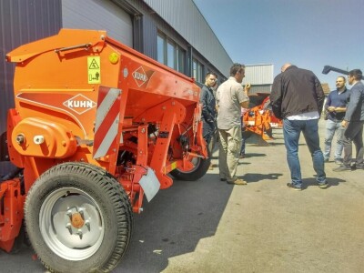 Otvoren veliki prodajno-servisni centar tvrtke Poljo-nova u Đakovu