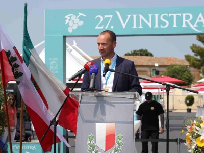 Otvorena 27. Vinistra