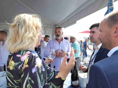 Otvorena 27. Vinistra