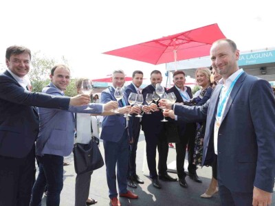 Otvorena 27. Vinistra