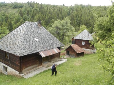 Oživelo selo kraj Zlatarskog jezera