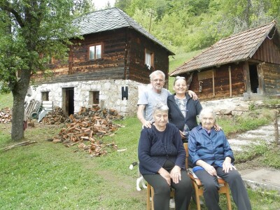 Oživelo selo kraj Zlatarskog jezera
