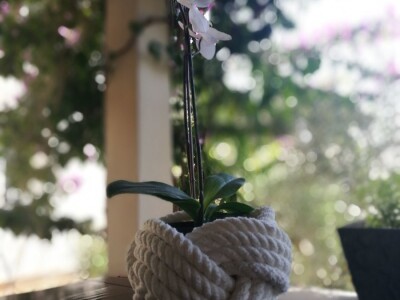 OZNAKA HOP - Unikatni suveniri Maje Sučić ispleteni od konopa iz didove konobe