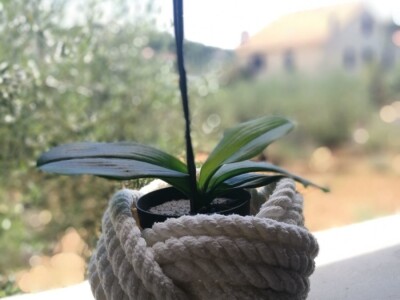 OZNAKA HOP - Unikatni suveniri Maje Sučić ispleteni od konopa iz didove konobe