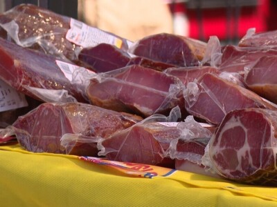 Ozrenski festival mesa okupio 90 izlagača