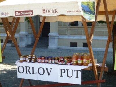 Domaći eko proizvodi eklološkog gospodarstva Orlov put