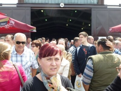 Velik broj znatiželjnih poljoprivrednika