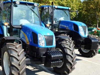 New Holland traktori