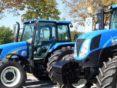 New Holland traktori