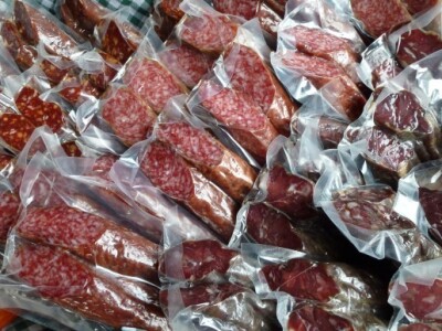 Štand proizvođača suhomesnatih proizvoda