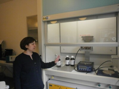 Dipl. ing. agronomije Ivana Biondić Ohnjec u pedološkom laboratoriju