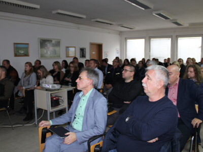 Pametni sistem za navodnjavanje i prihranu biljaka