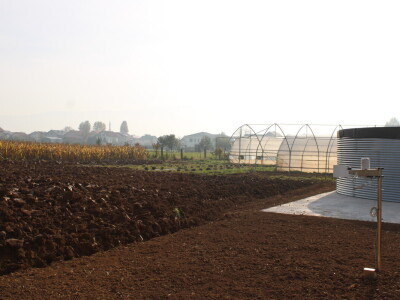 Pametni sistem za navodnjavanje i prihranu biljaka