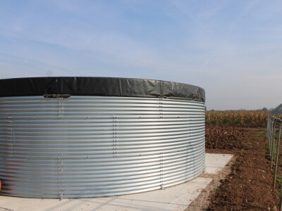 Pametni sistem za navodnjavanje i prihranu biljaka