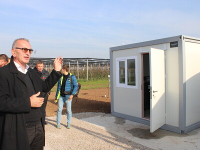 Pametni sistem za navodnjavanje i prihranu biljaka