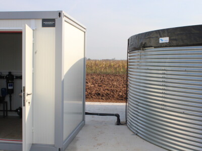 Pametni sistem za navodnjavanje i prihranu biljaka