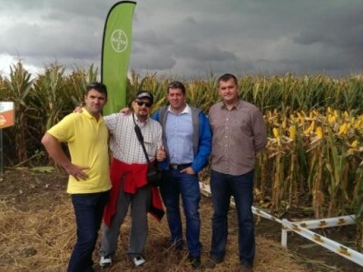 Posjetitelji na Dekalb Centralnim danima polja