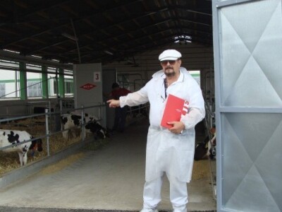 Zlatko Pavošević u obilasku suvremene farme u Karancu