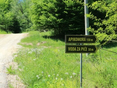 Pčelar Nijaz Đozić sugrađanima besplatno pomaže u tri apikomore