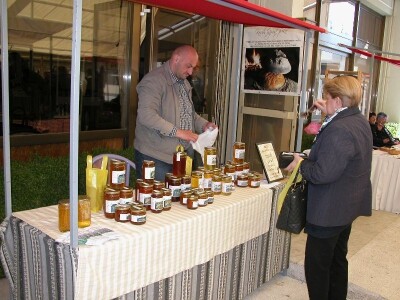 Pčelar Vedran Marunica iz Hrvaca kod Sinja i njegov eko-med