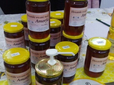 Med od amorfe Med od amorfe