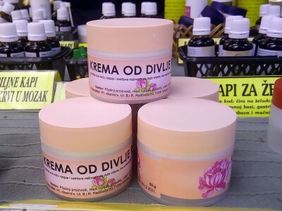 Pčelarski centar „Batinić“:  Kad za dobar proizvod ni poštarina od 60 evra nije skupa Pčelarski centar „Batinić“:  Kad za dobar proizvod ni poštarina od 60 evra nije skupa