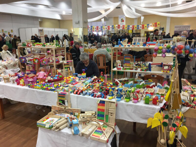 Pčelari, pčelarski stručnjaci i proizvođači pčelarske opreme iz Hrvatske i okruženja okupili se u Vinkovcima