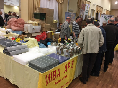 Pčelari, pčelarski stručnjaci i proizvođači pčelarske opreme iz Hrvatske i okruženja okupili se u Vinkovcima