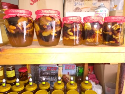 Pčelarski put Željka Ignjatića: Od sanduka za municiju do 200 košnica Pčelarski put Željka Ignjatića: Od sanduka za municiju do 200 košnica