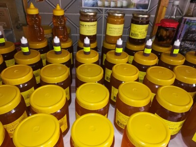 Pčelarski put Željka Ignjatića: Od sanduka za municiju do 200 košnica Pčelarski put Željka Ignjatića: Od sanduka za municiju do 200 košnica