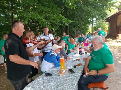 Penzioner Avdo, kosom starom četiri decenije, pobijedio na kosijadi Penzioner Avdo, kosom starom četiri decenije, pobijedio na kosijadi
