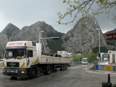 Most preko Cetine u Omišu - prometni čep