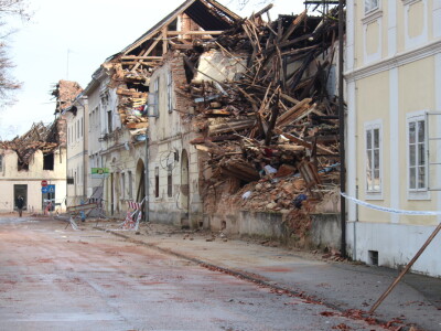 Petrinja nakon potresa Petrinja nakon potresa