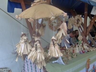 Lutke od komušine kukuruznih klipova