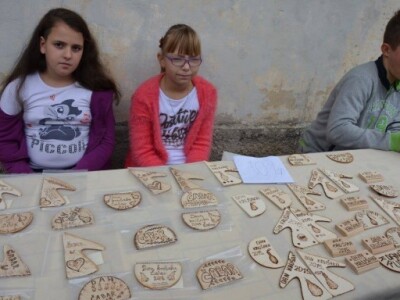 Danu krušaka vesele se i učenici osnovne škole