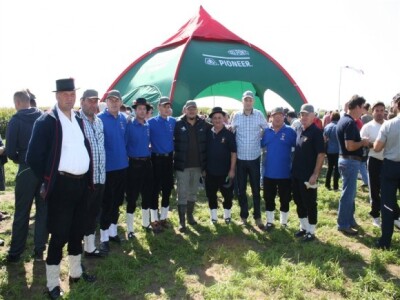 Muška pjevačka skupina iz Semeljaca!