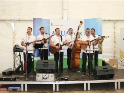 Pa malo tamburica...