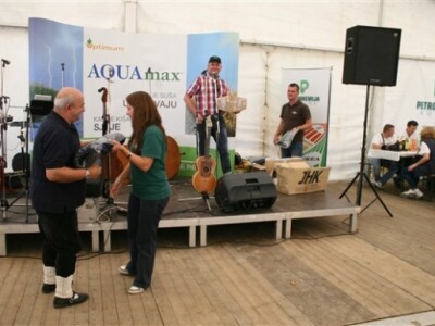 Oni najsretnije ruke dobili su darove Petrokemije!