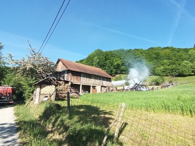 Plamen zaprijetio i štali sa životnjama Plamen zaprijetio i štali sa životnjama