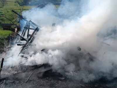 Plamen zaprijetio i štali sa životnjama Plamen zaprijetio i štali sa životnjama