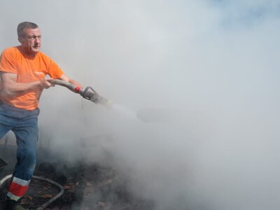 Plamen zaprijetio i štali sa životnjama Plamen zaprijetio i štali sa životnjama
